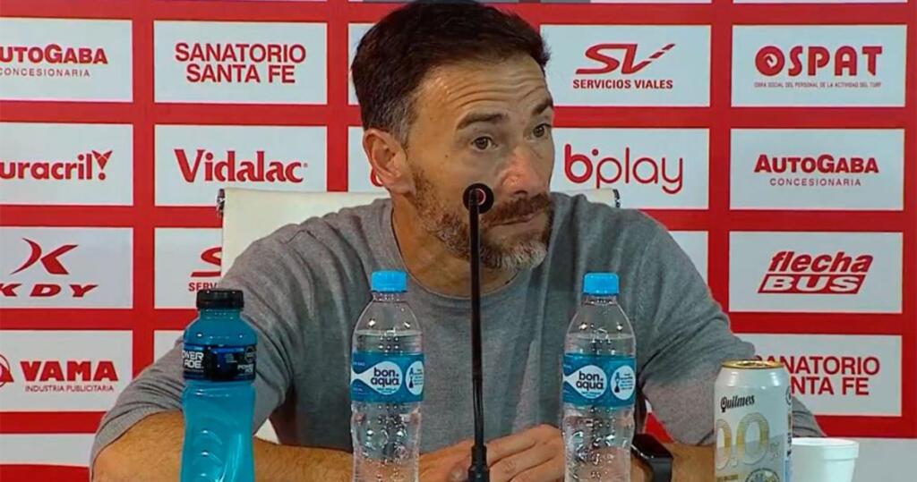 Kily en conferencia de prensa.